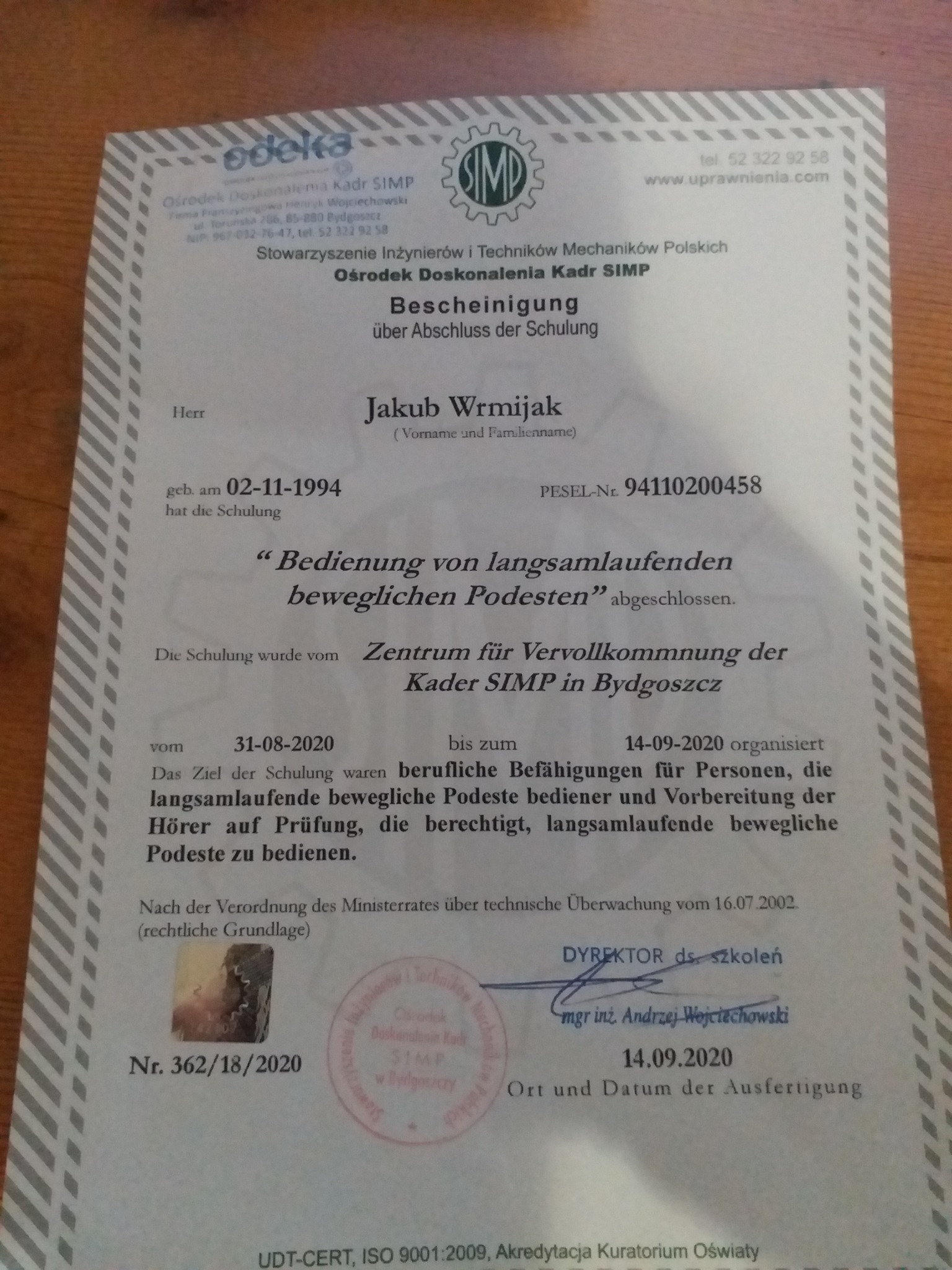 Skan certyfikatu ukończenia szkolenia w języku niemieckim, wydanego przez Ośrodek Doskonalenia Kadr SIMP, z danymi osobowymi Jakuba Wrmijaka i datą wystawienia 14.09.2020.
