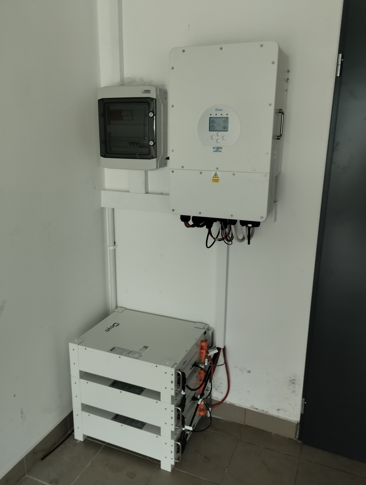 Falownik + Magazyn energii ( Deyey )