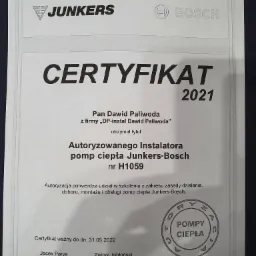 Certyfikat autoryzacji instalatora pomp ciepła Junkers-Bosch dla pana Dawida Paliwody z firmy DP-instal Dawid Paliwoda, wydany w 2021 roku, z pieczęcią 'Autoryzacja Pompy Ciepła'.