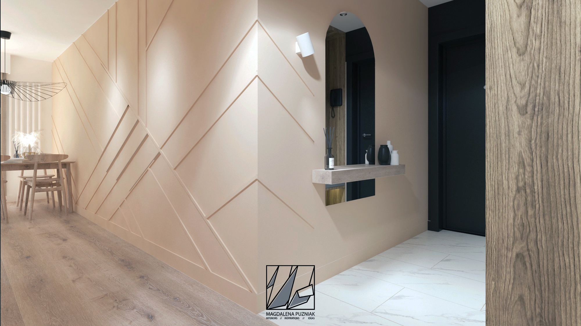 Beżowe ściany z geometrycznymi listwami, lustro w kształcie łuku z półką, drewniana podłoga i marmurowe płytki, czarne drzwi w tle.
