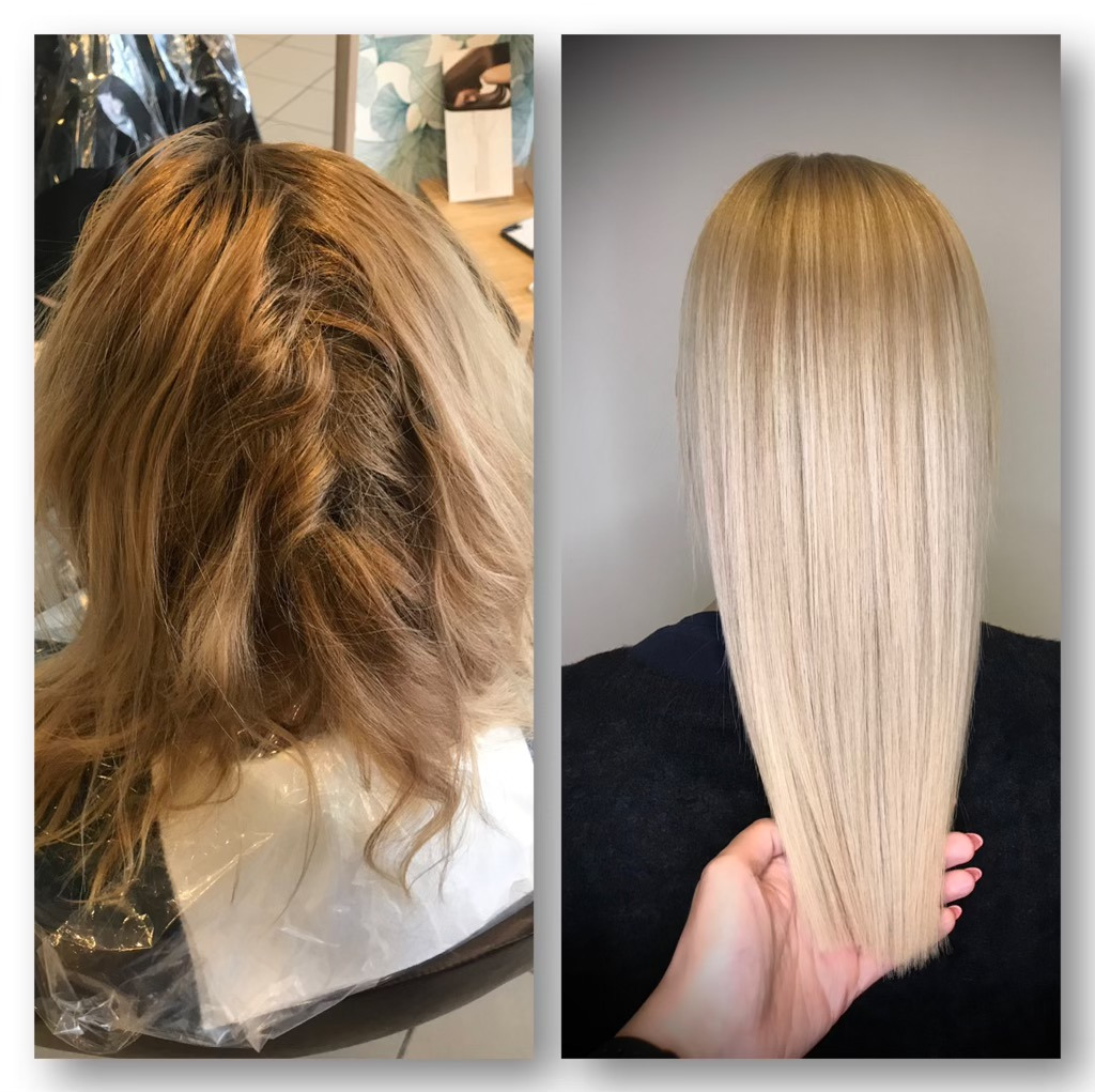 Porównanie włosów przed i po koloryzacji: z lewej włosy w odcieniach blondu z widocznymi odrostami i nierównym kolorem, z prawej idealnie gładkie, jednolite, platynowe blond włosy trzymane przez...