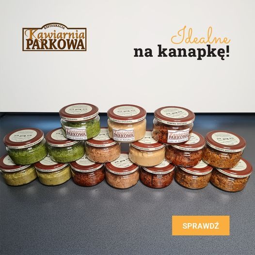 Różnokolorowe pasztety w słoiczkach z etykietami 'Kawiarnia Parkowa' ułożone piramidalnie na ciemnym blacie, z napisem 'Idealne na kanapkę!' i wezwaniem do działania 'Sprawdź'.
