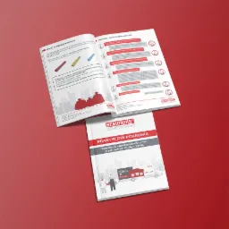 Rozłożony informator 'Praktyczny Poradnik' firmy Remondis Medison o gospodarce odpadami medycznymi, z widocznymi ilustracjami worków na odpady medyczne i pytaniami dotyczącymi segregacji.