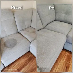Porównanie stanu narożnika tapicerowanego przed i po czyszczeniu, widoczne plamy usunięte z jasnej tkaniny.