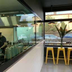 Montaż folii okiennej zielonej