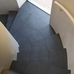 Schody zabiegowe, cięte i szlifowane na wymiar. Klient zadowolony. 