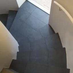 Schody zabiegowe, cięte i szlifowane na wymiar. Klient zadowolony.