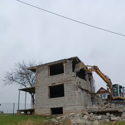 Wyburzenie domu w Gromniku