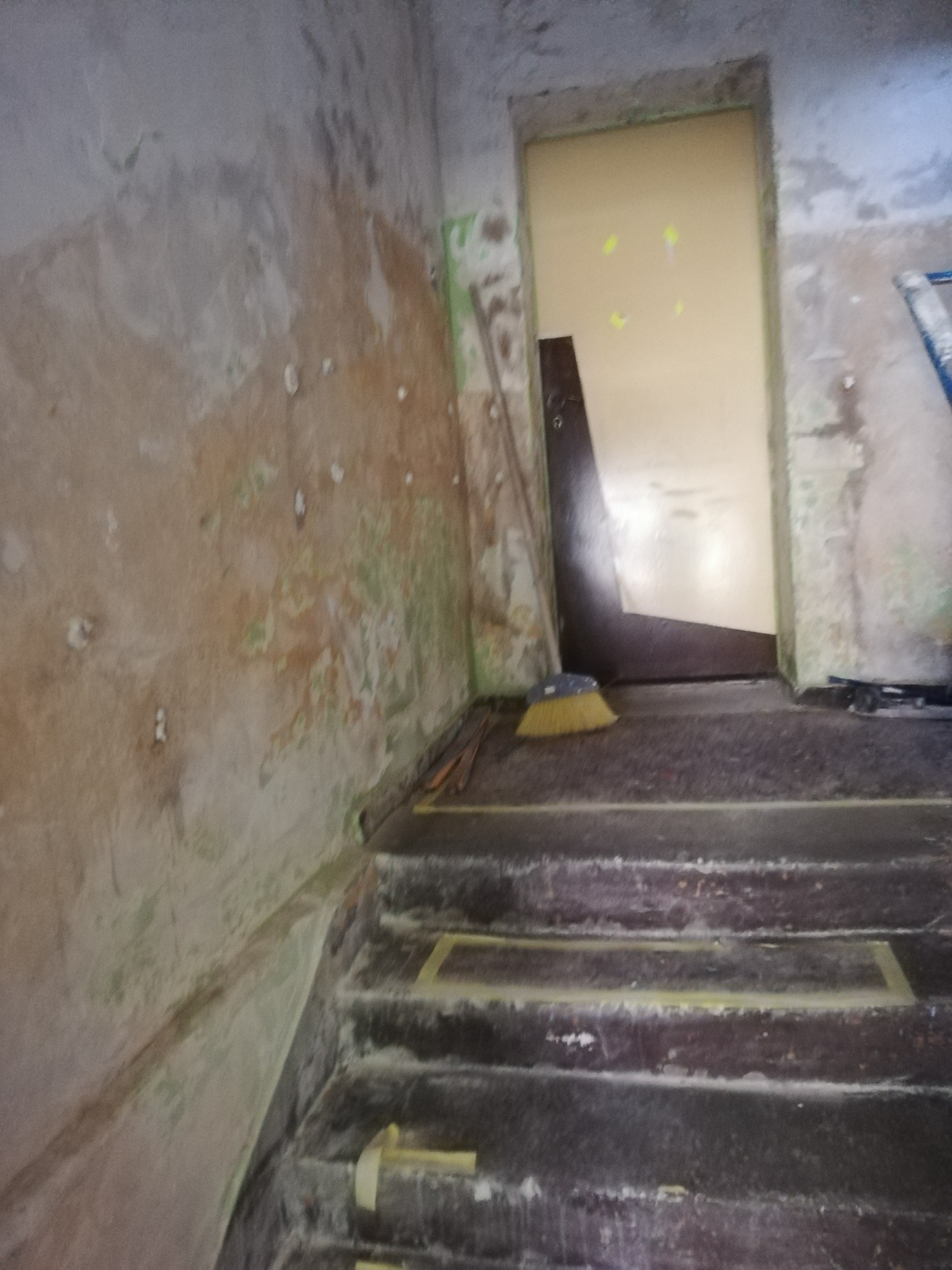 Klatka schodowa w szkole.