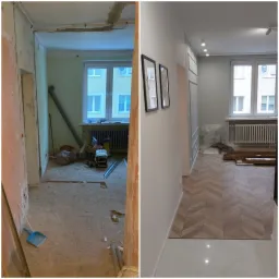 Porównanie remontu mieszkania: surowy stan z instalacjami i gruzem zestawiony z wykończonym wnętrzem z parkietem w jodełkę, szarą ścianą i oświetleniem punktowym.