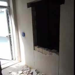 wykuwanie otworów okiennych