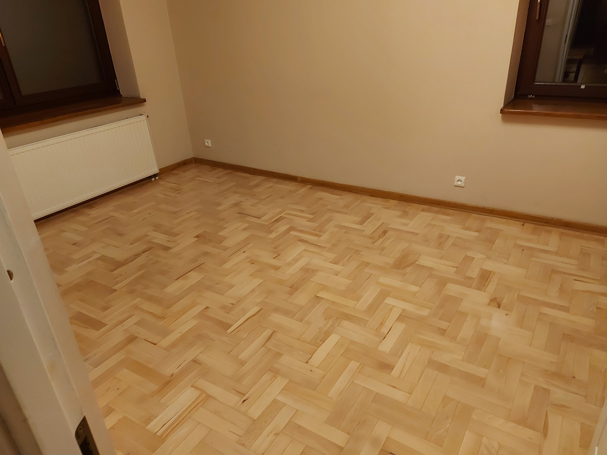 Podłoga w jodełkę - zabawa w puzzle