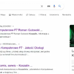 Wyniki wyszukiwania Google dla zapytania 'f7 koszalin opinie', prezentujące Laboratorium Komputerowe F7 z recenzjami, mapą i zdjęciem komputera z zielonym podświetleniem.