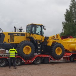 wysokie maszyny budowlane osadzone w zagłebienia-muldy