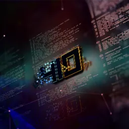 Abstrakcyjne tło z kodem i komendami w terminalu, z nałożonym efektem głębi ostrości i stylizowanym logo 'HO' w centrum, sugerujące programowanie lub administrację serwerami.