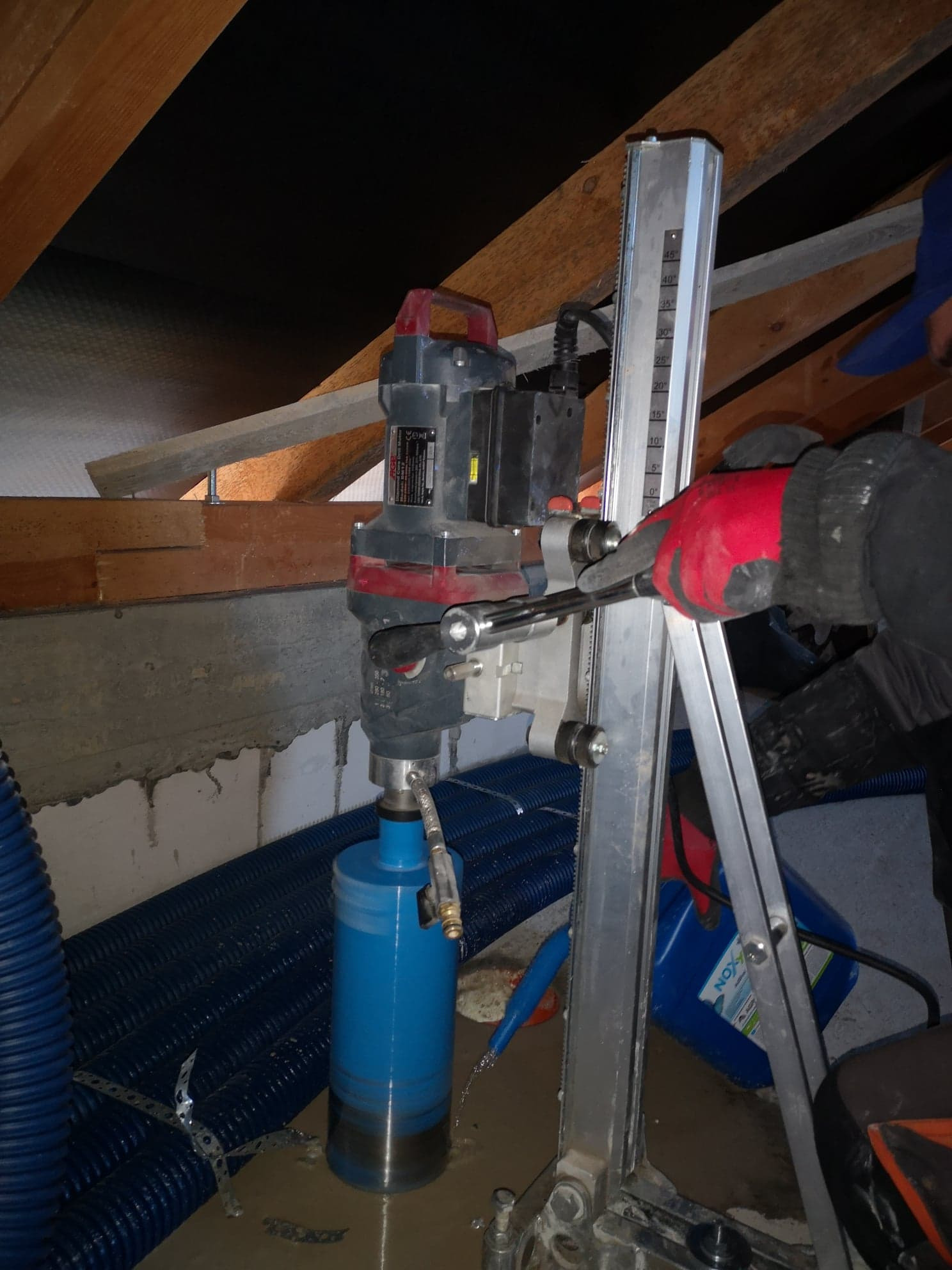 rekuperacja, przewierty przez stropy