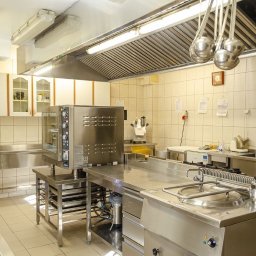 Zespół niepublicznych placówek opiekuńczo rozwojowych NASZA BAJKA - 