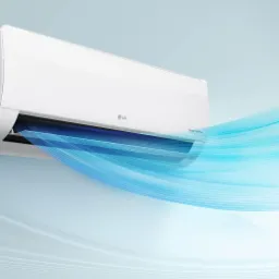 Biała jednostka klimatyzacyjna LG z efektem wizualizacji chłodnego powietrza na błękitnym tle.