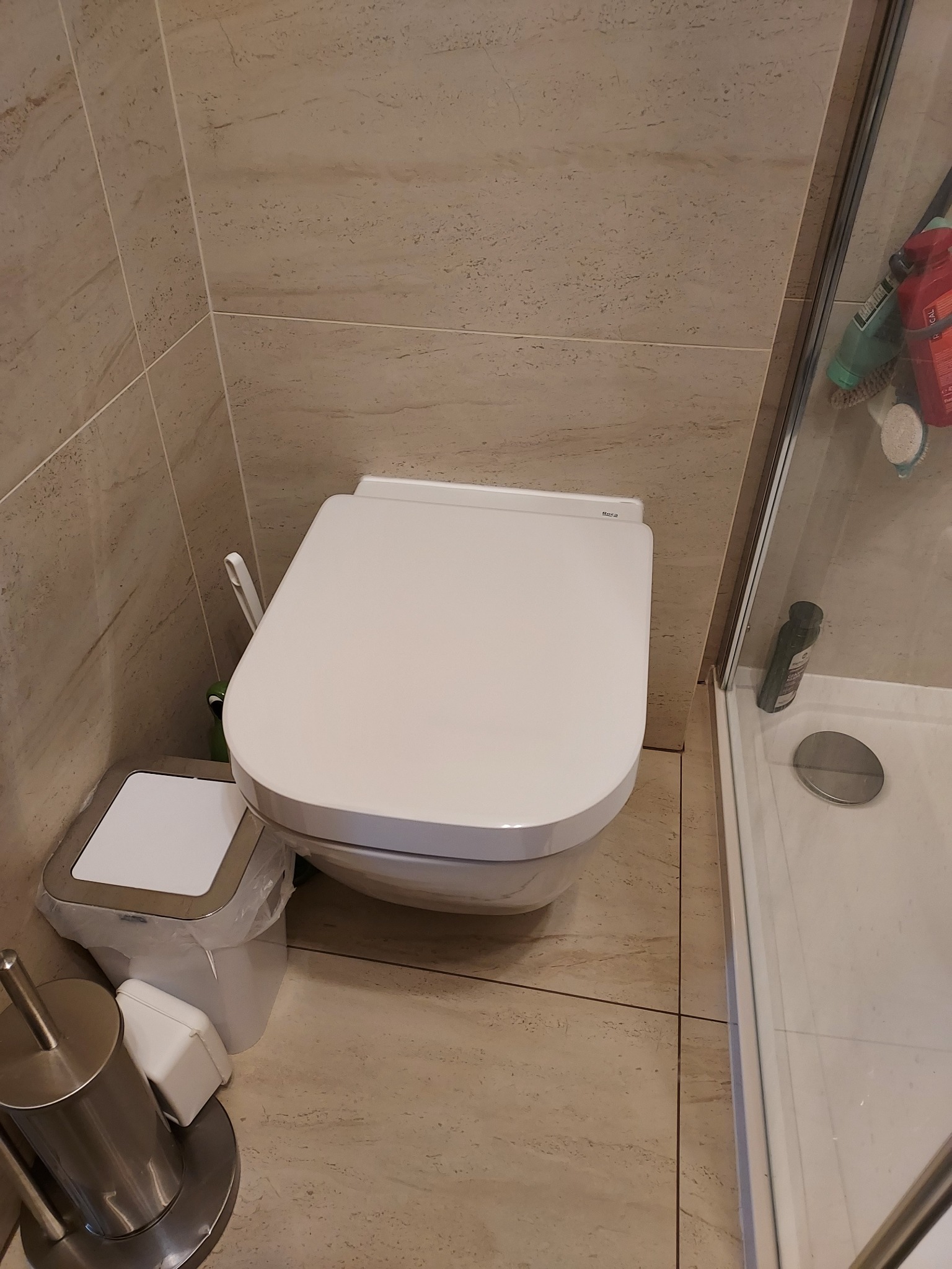 udrożnienie i uszczelnienie odpływu kanalizacji toalet