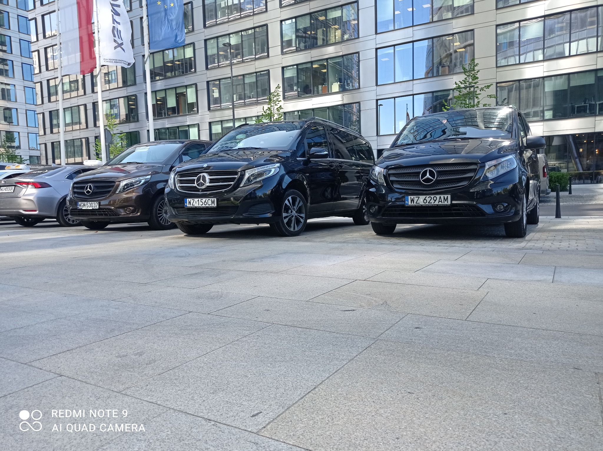 Zdjęcie naszej floty spod budynku Warsaw Spire