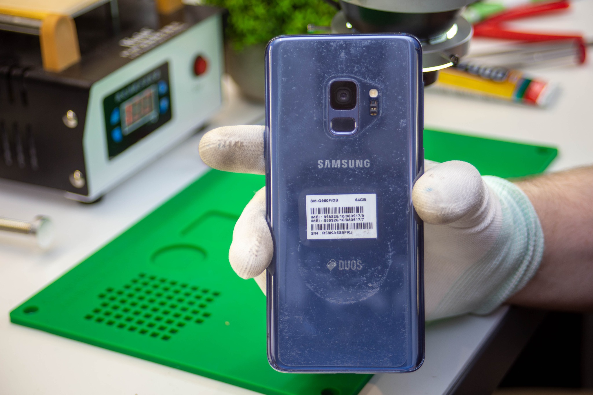 Wymiana tylnej klapki w telefonie samsung S9