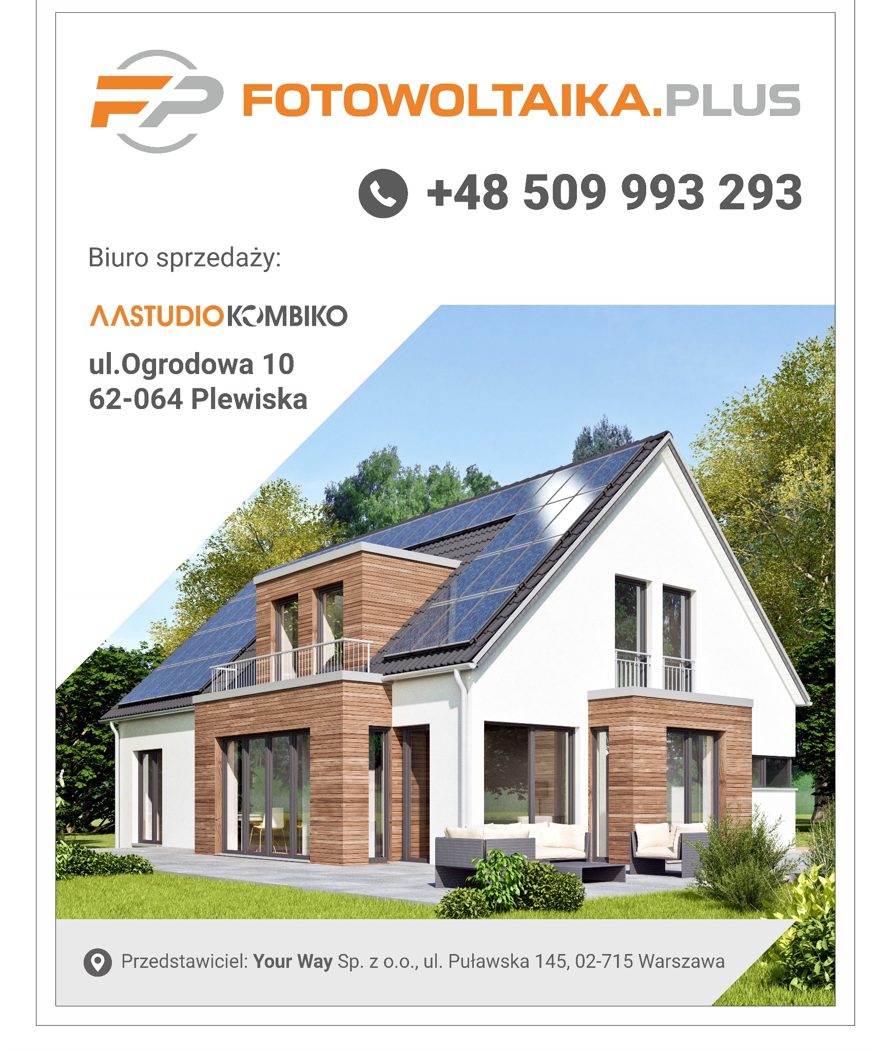 Wizualizacja domu jednorodzinnego z panelami słonecznymi na dachu, prezentowana na tle danych kontaktowych firmy.