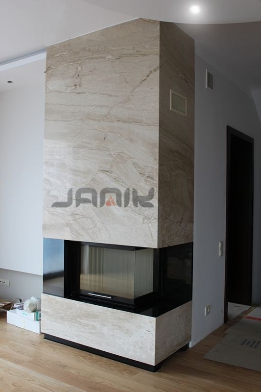 Zabudowa kominkowa z marmuru