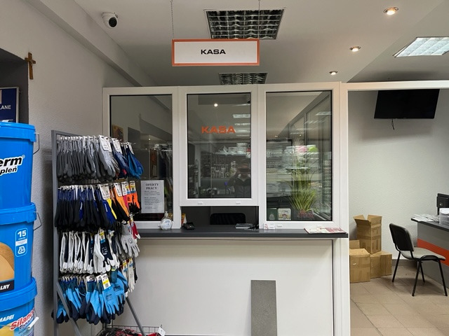 Oznakowanie placówki (produkcja tabliczek reklamowych podwieszanych )