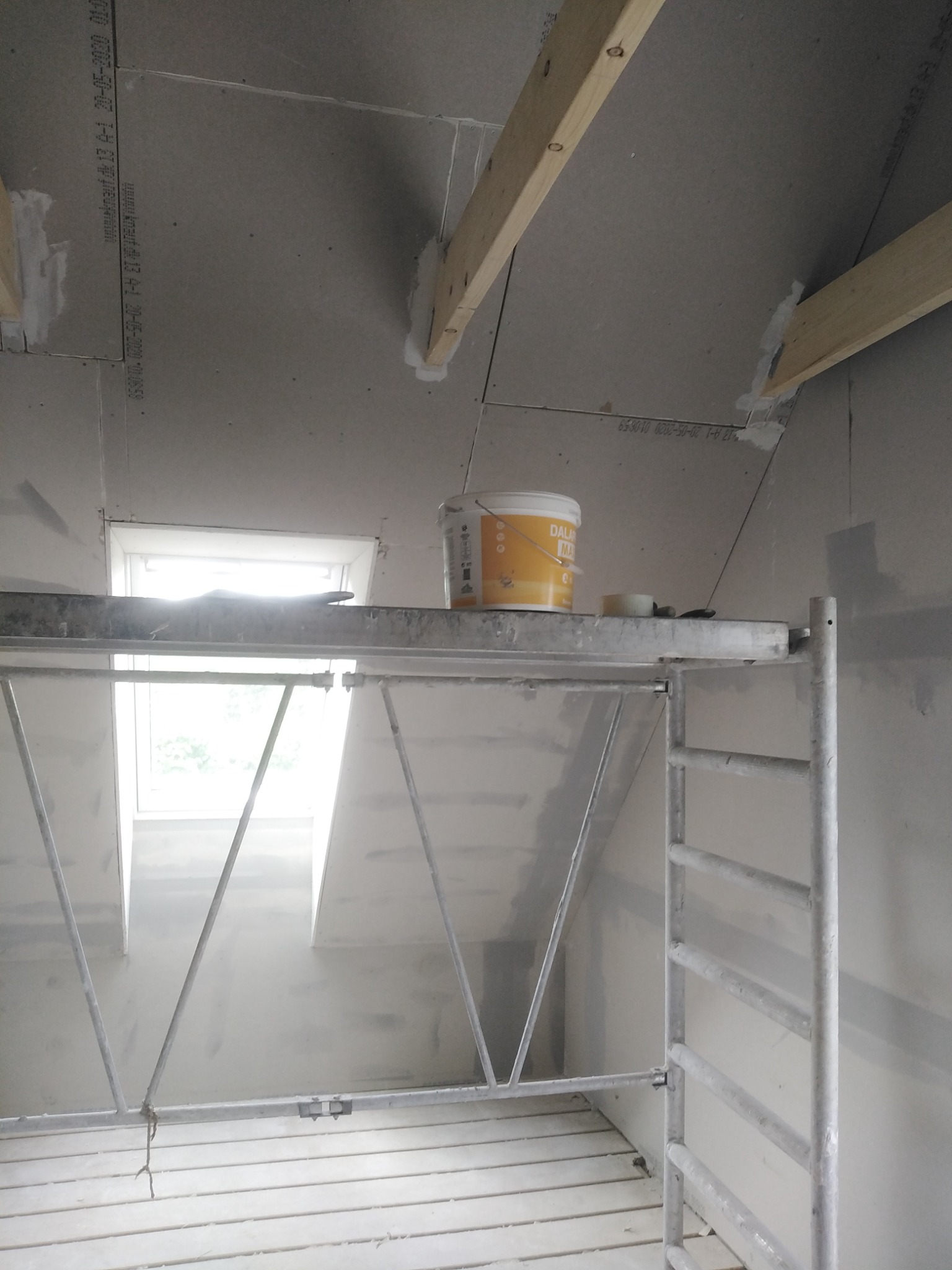 Zabudowy poddaszy, szpachlowanie, szlifowanie,