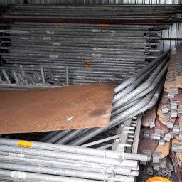 Rusztowanie elewacyjne. 
80 szt. ram + kompletne wyposażenie