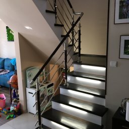 Balustrada Schodowa Dębowa z elementami stali nierdzewnej 