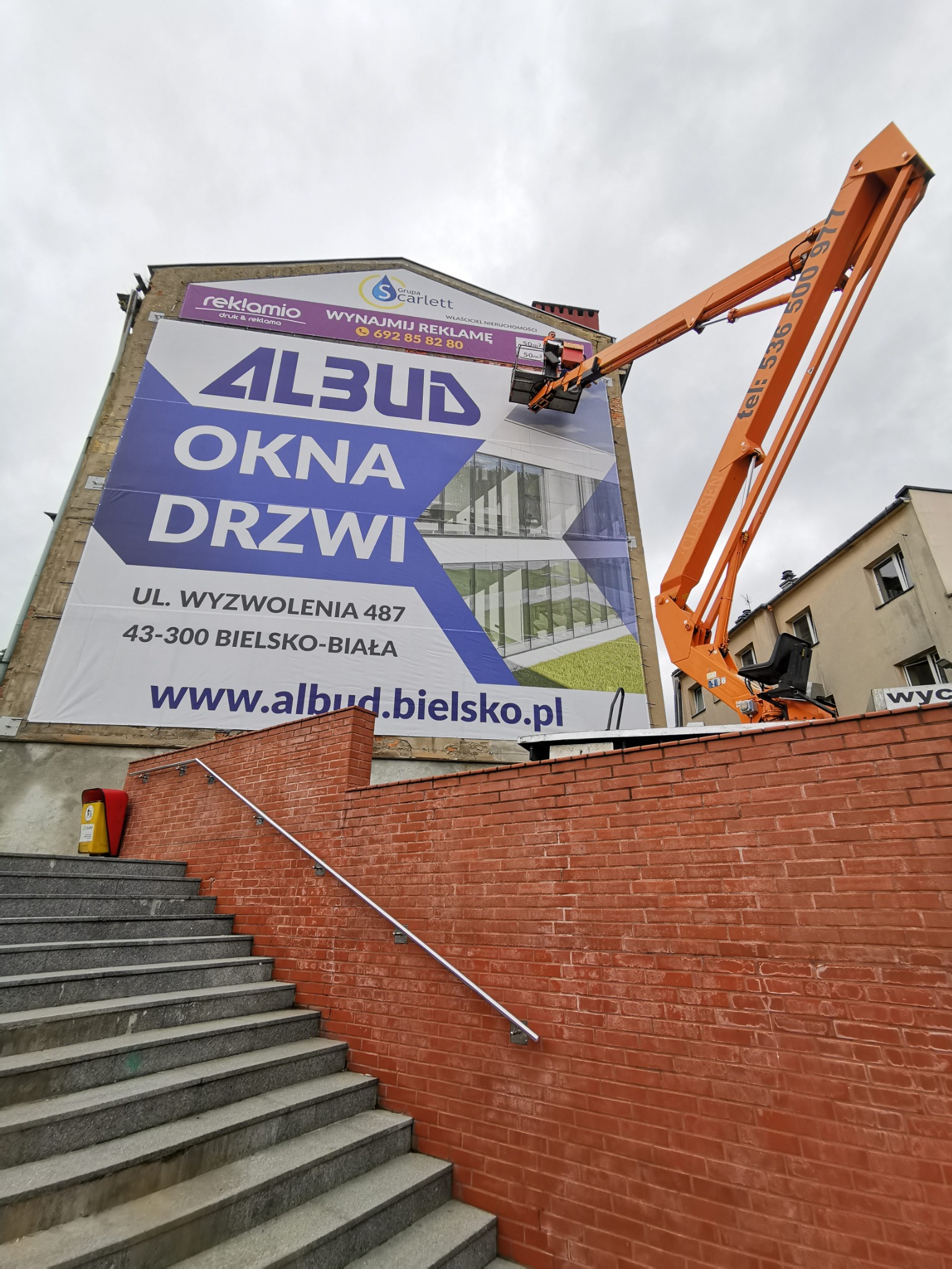 Druk i montaż banerów / siatek mesh