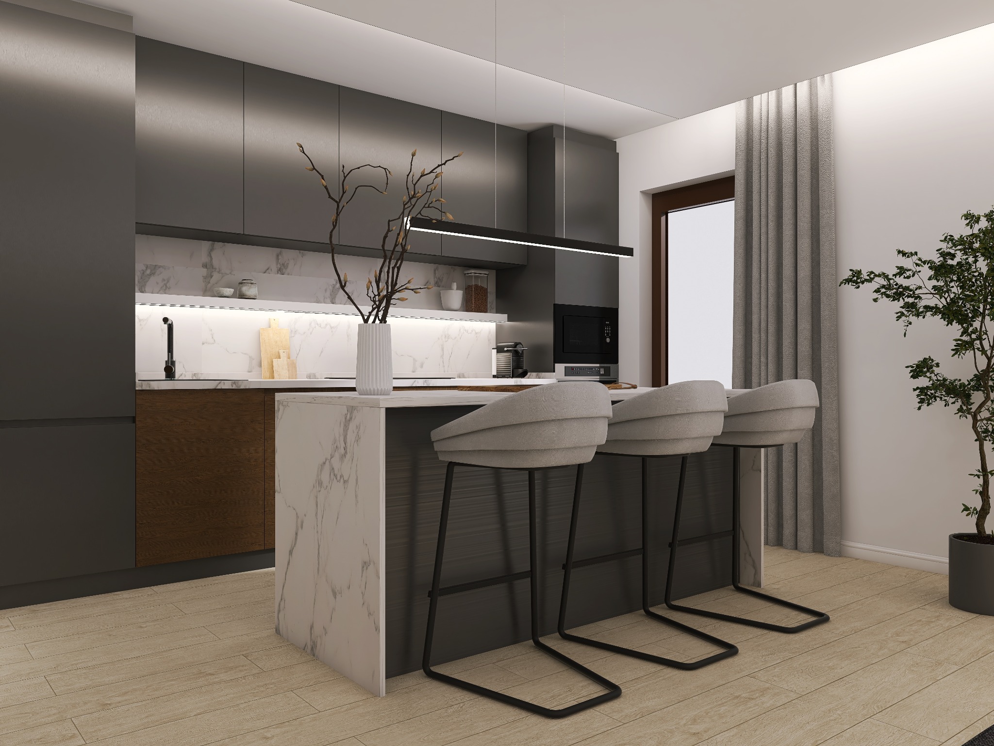 Nowoczesna kuchnia z marmurową wyspą, trzema szarymi hokerami, matowymi szarymi szafkami i drewnianymi akcentami, oświetlona wiszącą lampą liniową.