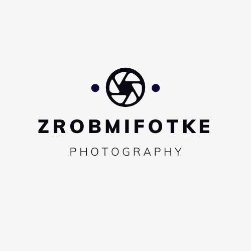 Logo firmy fotograficznej 'ZROBMIFOTKE Photography' z Krakowa, przedstawiające stylizowaną przysłonę aparatu.