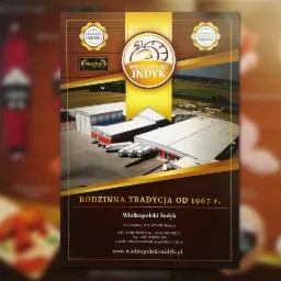 Plakat reklamowy firmy Wielkopolski Indyk z widokiem na budynki firmy i logo indyka na złotym tle.