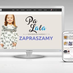 monolight.eu - Prezentacja responsywnego sklepu internetowego z odzieżą dziecięcą na monitorze i smartfonie, widoczna uśmiechnięta dziewczynka w sukience z motywem misiów i oferta 'Cudne ubrania dla milusińskich.