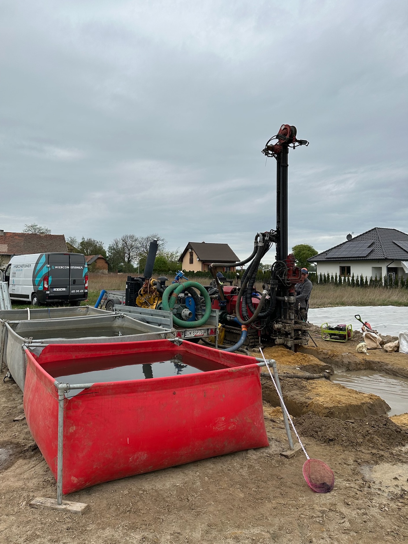 Budowa studni głębinowej metodą płuczkową