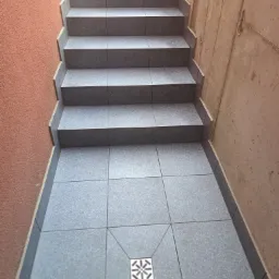 kładziemy również płytki na schody zewnętrzne