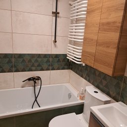 Paweł Stasierowski - kapitalny remont małej łazienki