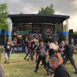 Nagłośnienie: Hk Deacon Moc Ponad 5000w