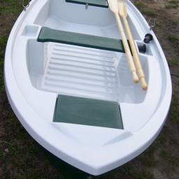 sprzedam łódkę łódź wiosłową z wiosłami 2,9 m za 1550 zł