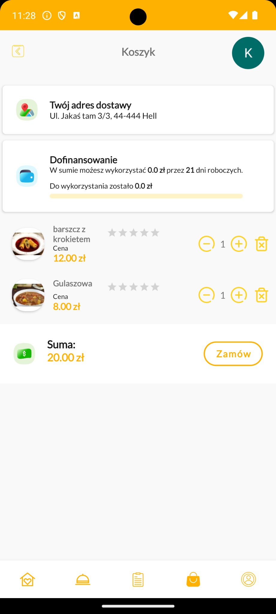 Ekran aplikacji mobilnej z koszykiem zamówienia jedzenia, pokazujący pozycje barszcz z krokietem i gulaszowa z cenami oraz sumą zamówienia, adres dostawy i informacje o dofinansowaniu.