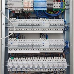 Michal Gacek ELEKTROINSTALACJE - Rozdzielnica w piekarni w Galerii Czyżyny