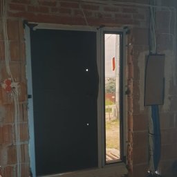 Michal Gacek ELEKTROINSTALACJE - Dom jednorodzinny w Wieliczce, przed wylewkami