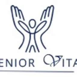 Logo firmy Senior Vitae z Tczewa, przedstawiające stylizowaną sylwetkę człowieka otoczoną dłońmi, symbolizujące troskę i wsparcie.