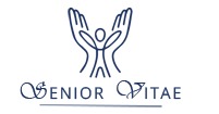 Logo firmy Senior Vitae z Tczewa, przedstawiające stylizowaną sylwetkę człowieka otoczoną dłońmi, symbolizujące troskę i wsparcie.