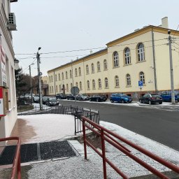 Kancelaria mieści się w pobliżu budynku Sądu Rejonowego w Świeciu