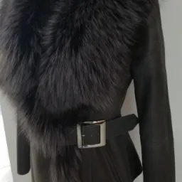 Kożuch Elli z naturalnym lisem.