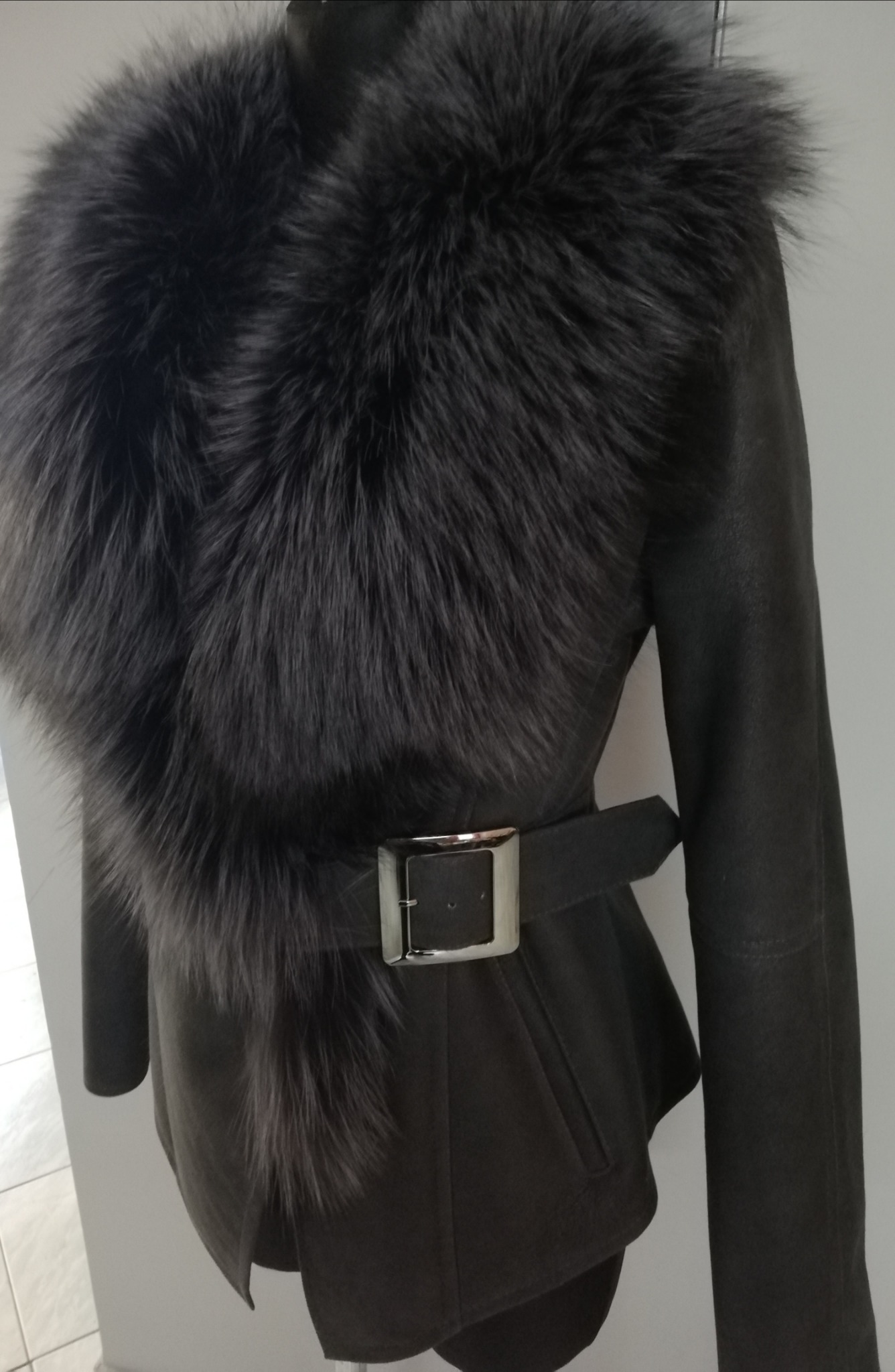 Kożuch Elli z naturalnym lisem.