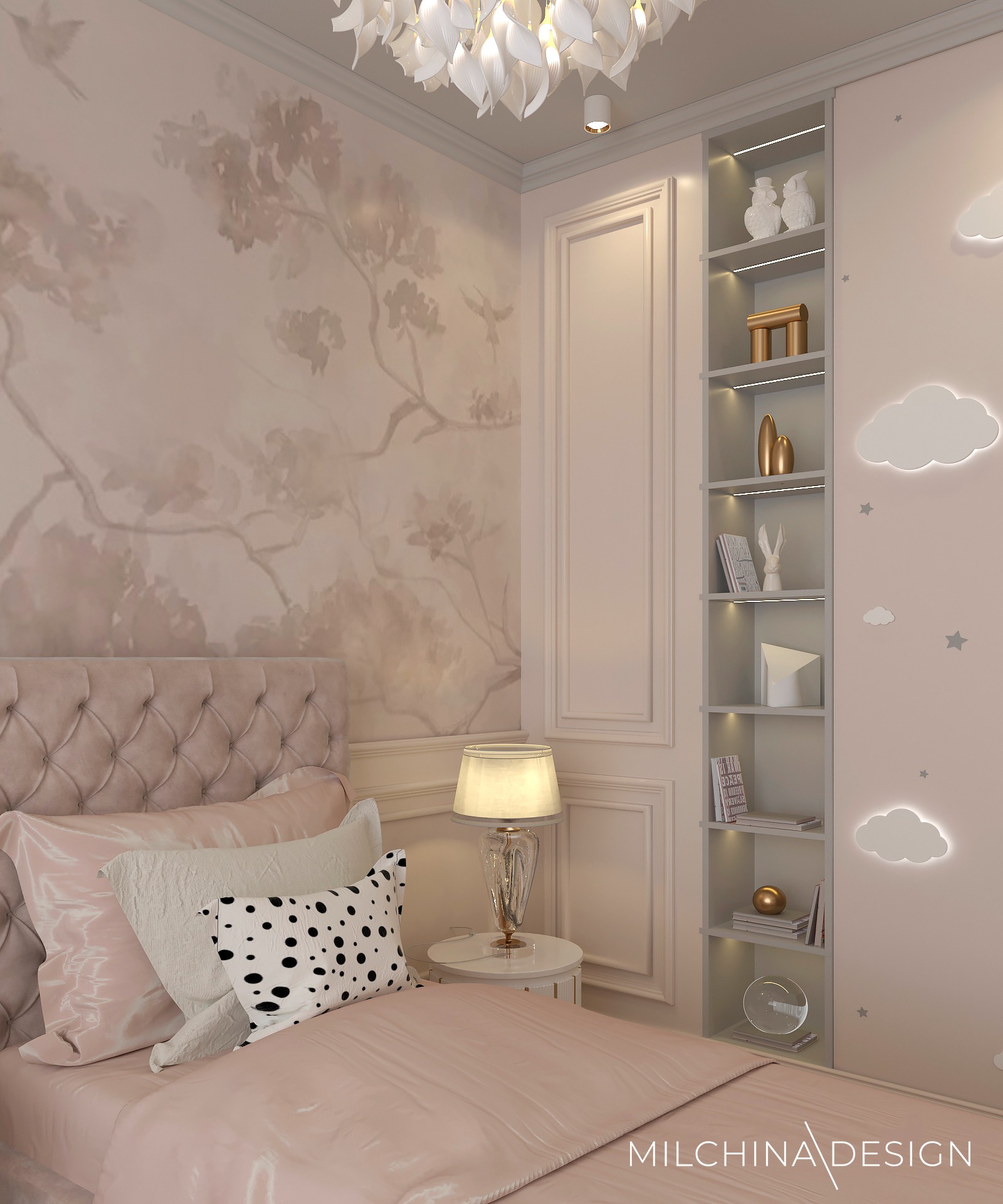 Pokój dziecięcy w odcieniach pudrowego różu z łóżkiem z pikowanym zagłówkiem, lampką nocną na okrągłym stoliku, tapetą w motywy kwiatowe i ptasie oraz regałem z oświetleniem LED i dekoracjami...